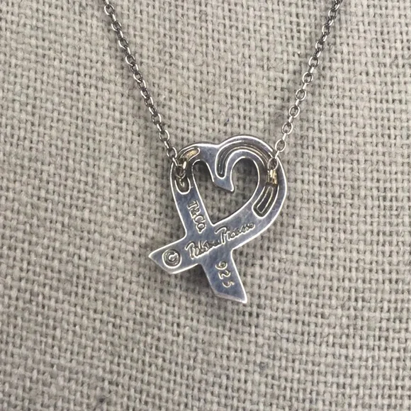 Tiffany&Co. Paloma Picasso Loving Heart (14mm) Necklace in Sterling Silver (18") - Picture 5 of 6